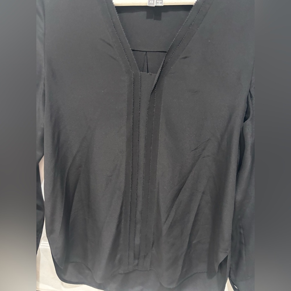 VINCE. Black Silk V-Neck, Blouse Size XS - Picture 5 of 8